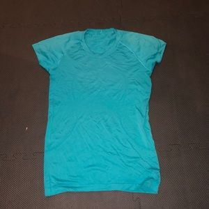 Lululemon swiftly tech short sleeve!!